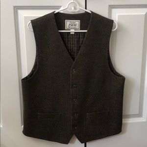 Brown men’s vest